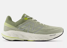 Load image into Gallery viewer, Men's New Balance 860v14