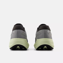 Load image into Gallery viewer, Men's New Balance 880v15