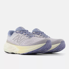Load image into Gallery viewer, Women's New Balance 880v15