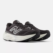 Load image into Gallery viewer, Women's New Balance 880v15