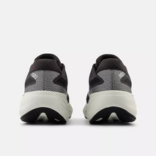 Load image into Gallery viewer, Women's New Balance 880v15