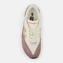 Load image into Gallery viewer, Men's New Balance Rebel V5