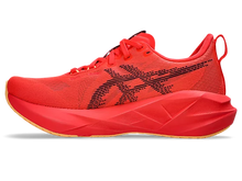 Load image into Gallery viewer, Women&#39;s Asics Novablast 5
