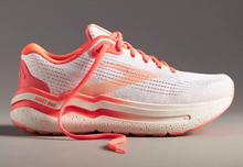 Load image into Gallery viewer, Women&#39;s Brooks Ghost Max 2
