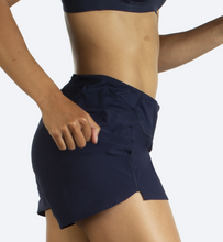 Load image into Gallery viewer, Women&#39;s Brooks Chaser 5&quot; Short
